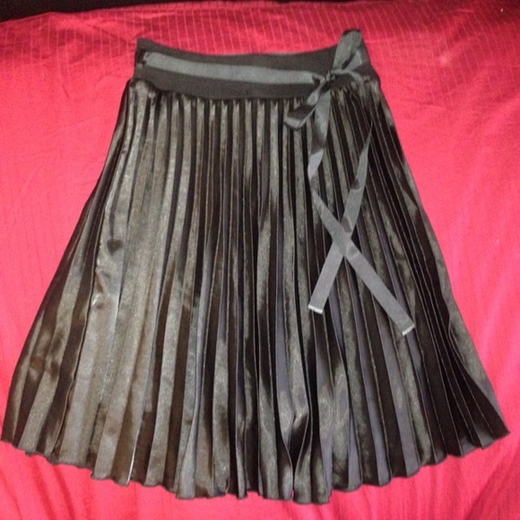Dresses & Skirts - Black Satin Pleated Skirt